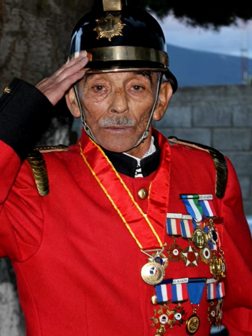 Luis Oyarzo Aro